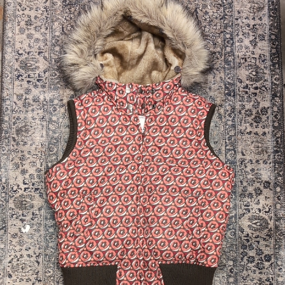 Y2K Aeropostale Faux Fur Down Hooded Vest with Retro flowal Pattern
